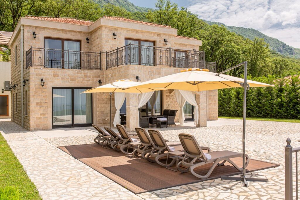 private wedding on villa Oak Leaf