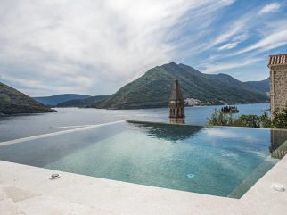montebay wedding villa infinity pool